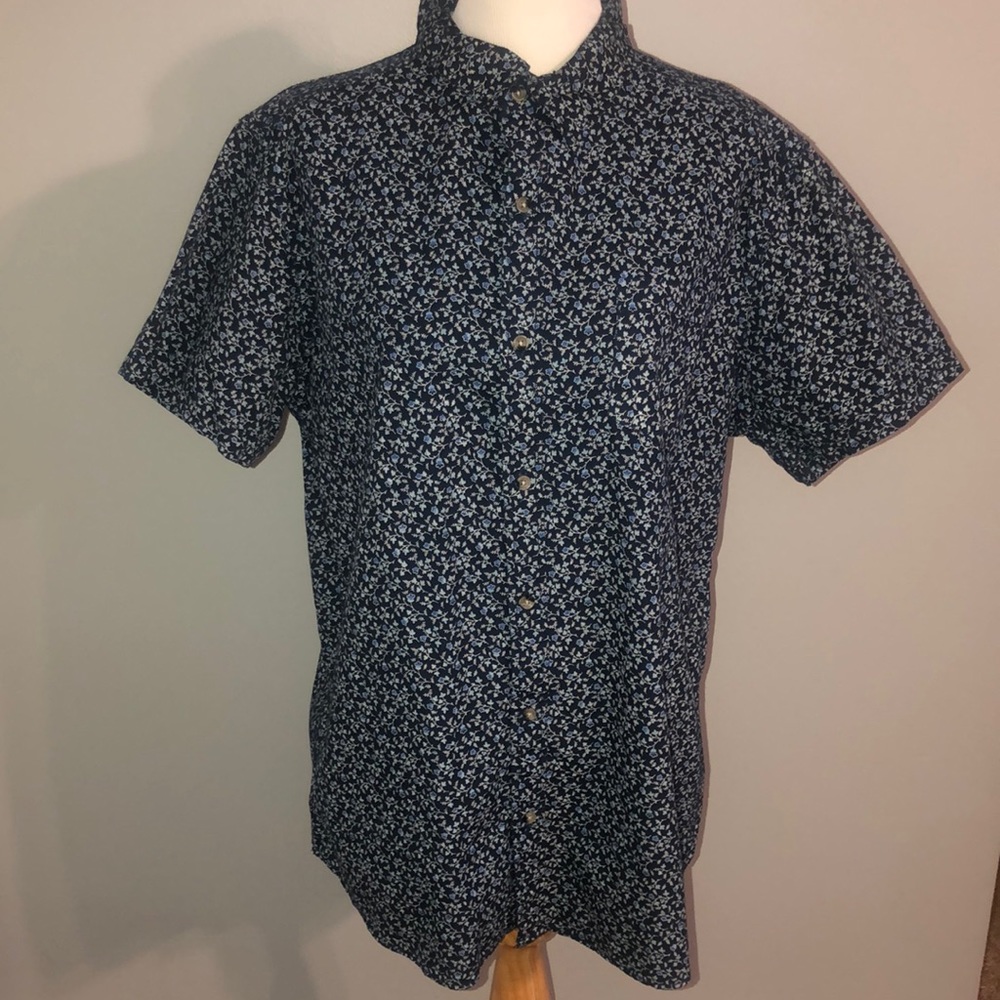 Free Planet Men’s Short Sleeve Button Up Shirt